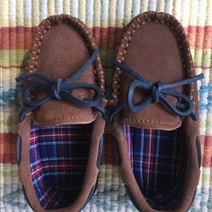 Vineyard Vines Boys leather/suede bedroom slippers NWOT